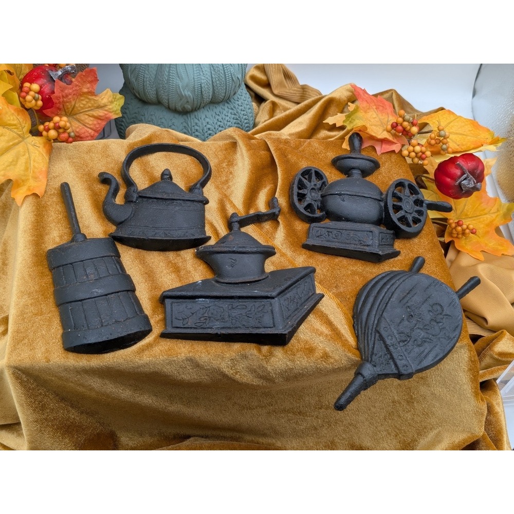 Cast Iron Style Kitchen Wall Plaques Set of 5, Black Metal Country Cottagecore